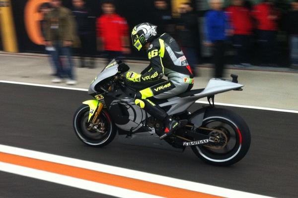 valentino rossi yamaha m1