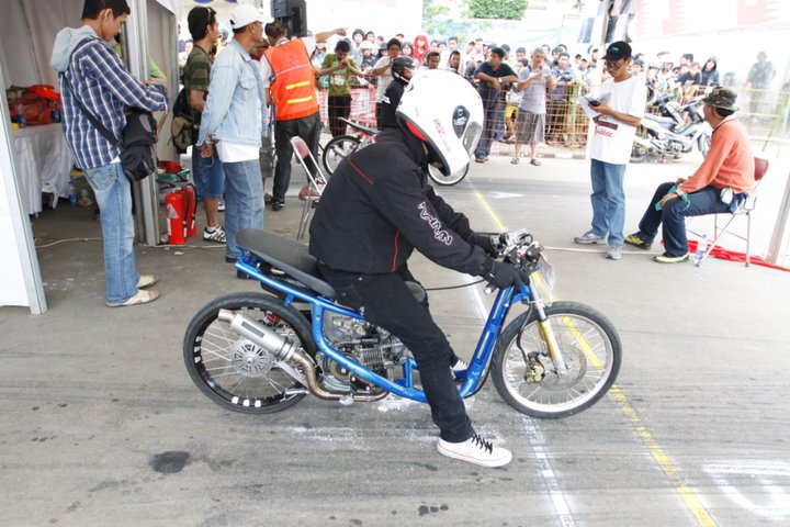 Balap Motor Drag Bikes Matic di Indonesia: Foto Motor Balap Drag Bekasi