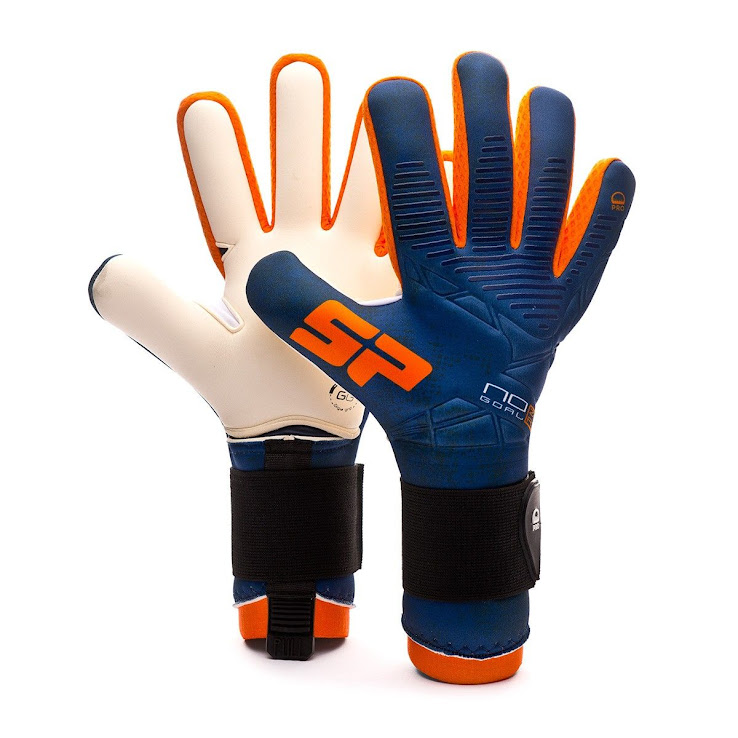 No strap goalkeeper gloves Clearance