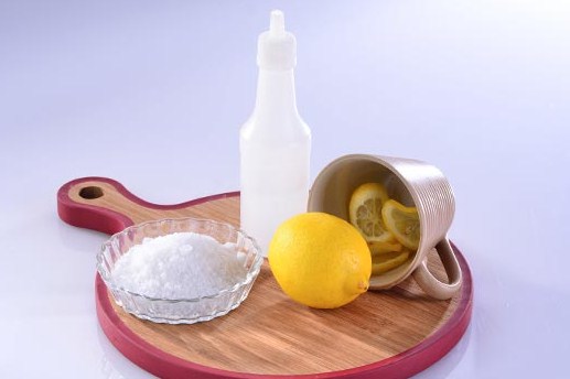 Manfaat Lemon Sebagai Pembersih Alami Alat Dapur
