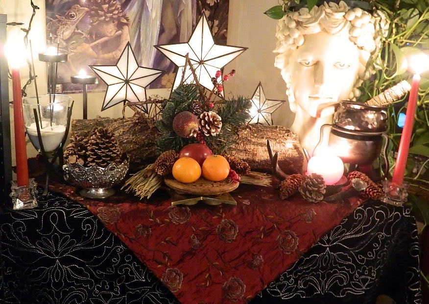The Midsummer's Night Masquerade : Altars: Yule 2013