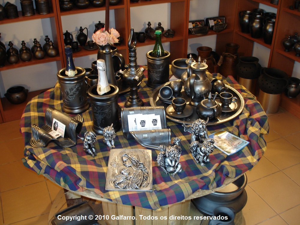 Olaria Tradição Mais: Exposição e venda de louça negra de Molelos na ...