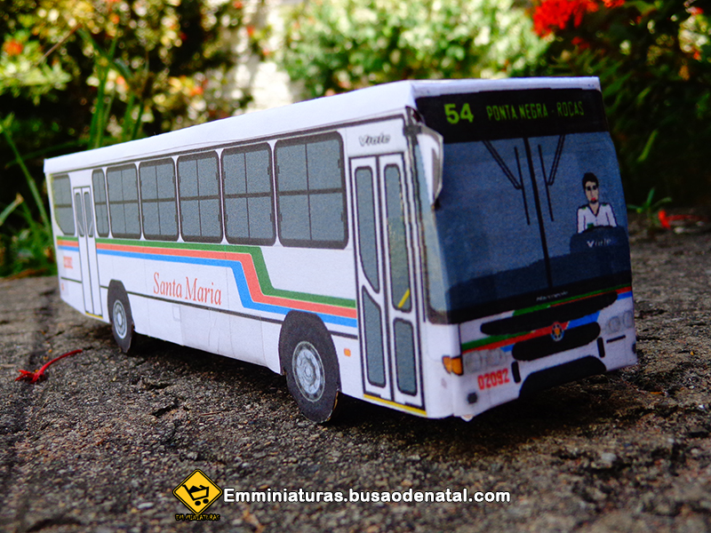 Cinco miniaturas Marcopolo são entregues no bairro do Pitimbú