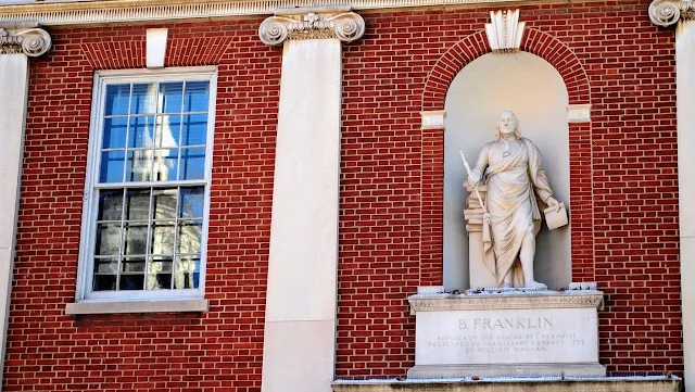 Statue of Benjamin Franklin in Center City Philadelphia