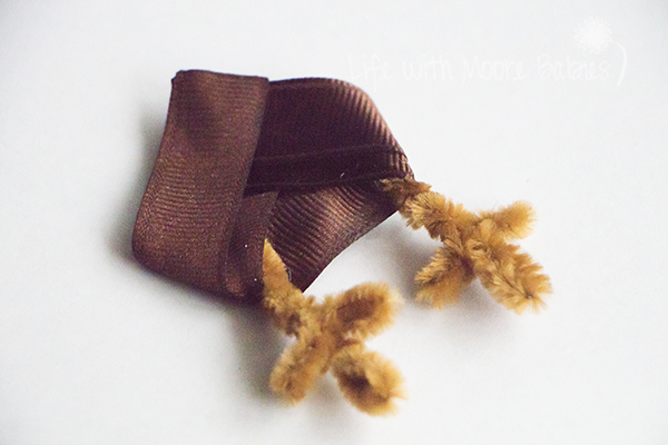How to Make Adorable Reindeer Hair Clips - Life with Moore Babies