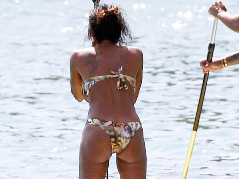 Bikini O Bikini Melanie Brown Gold Bikini Booty In Ibiza -1084