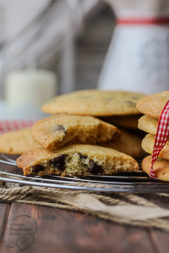 American Cookies with Milk Chocolate Chunks