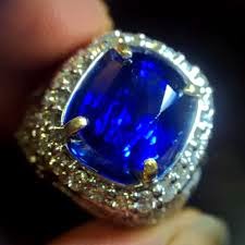 kegunaan dan Khasiat batu blue safir ( sapphire ) 