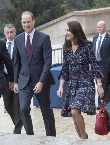 Kate Middleton wore Chanel coatdress from Spring/Summer 2017 Pre-Collection and Tod's Fringed Pumps. The Duchess carrying a Chanel bag