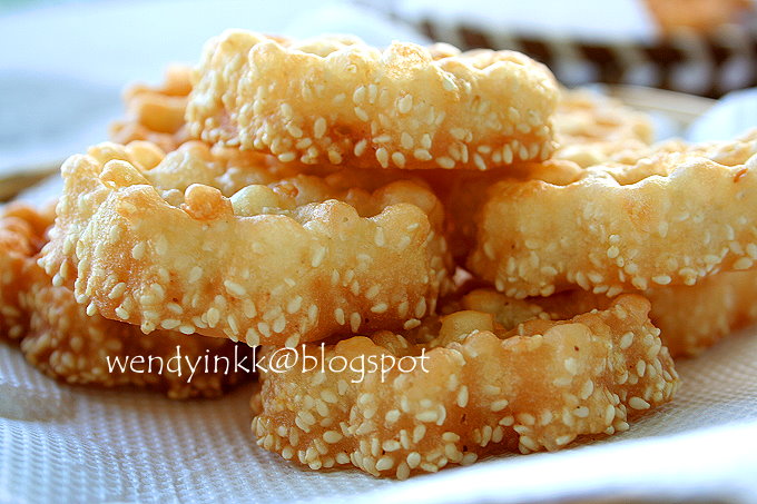 Table for 2. or more: Sesame Honeycomb Cookies - CNY 
