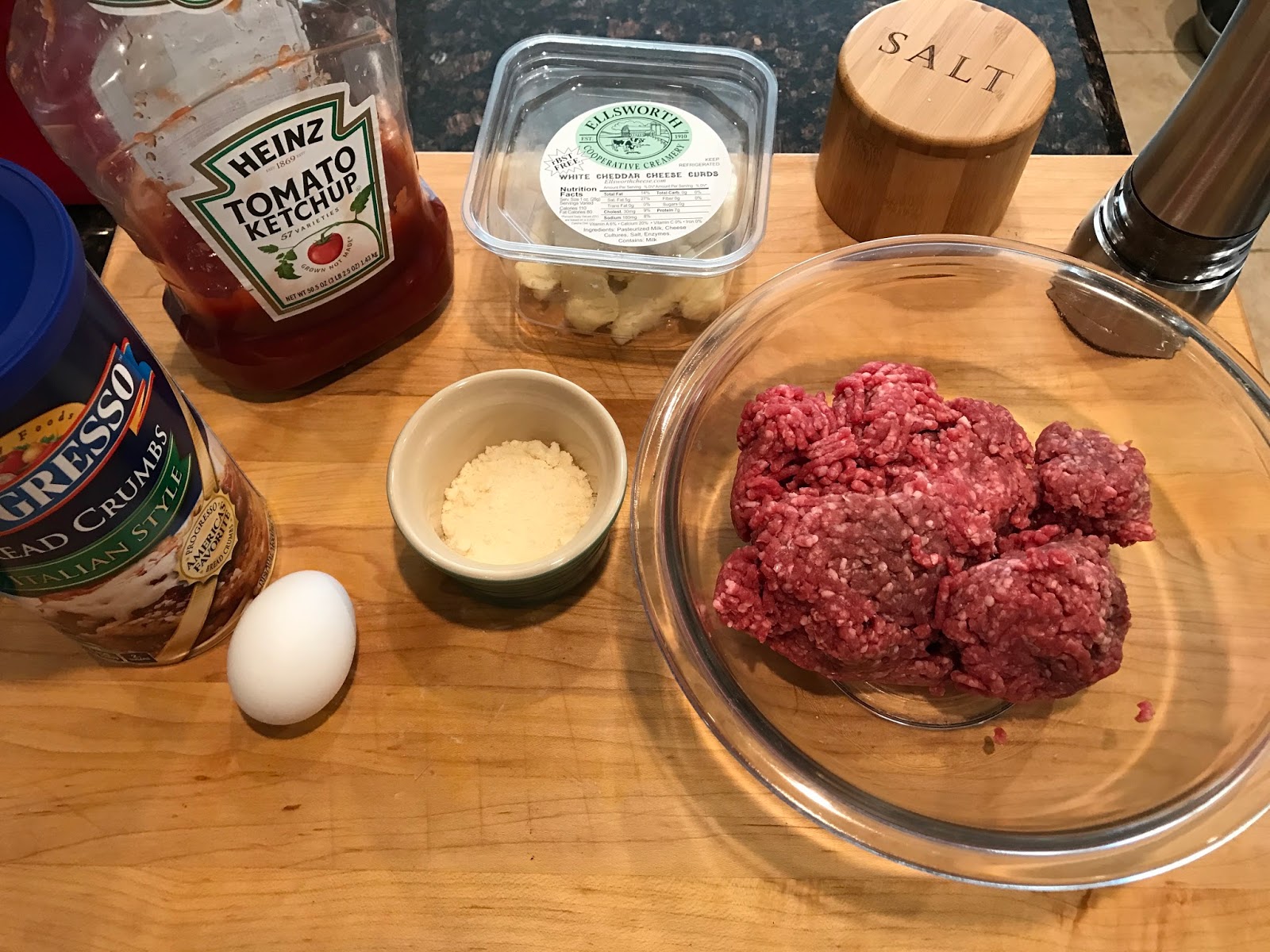 Mini Meatloaves with Curd Cheese Surprise!