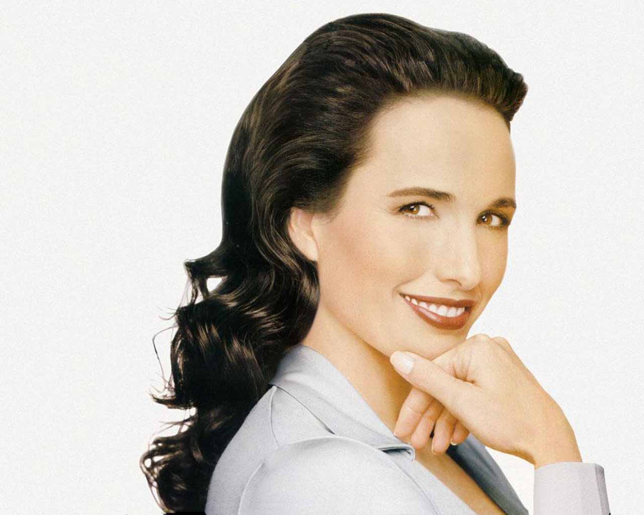 HQ Wallpapers: Andie MacDowell Wallpapers