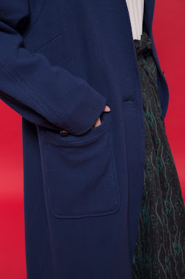 午後的費南雪有機棉長版外套-酸藍莓