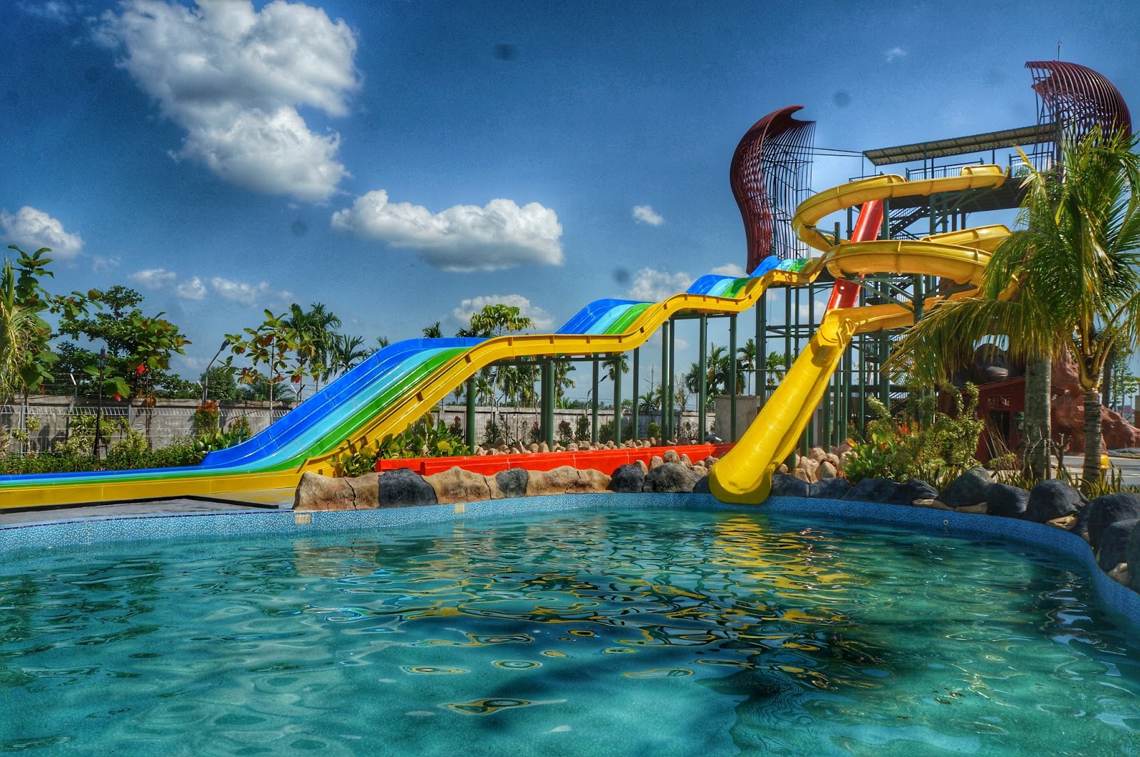 Main Air Di Paradis Q Water Park Terbesar Di Kalimantan Barat Tukang Jalan Jajan