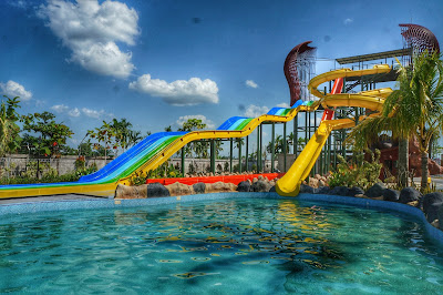 Slide dan Extreme slide di Paradis-Q Slide dan Extreme slide di Paradis-Q