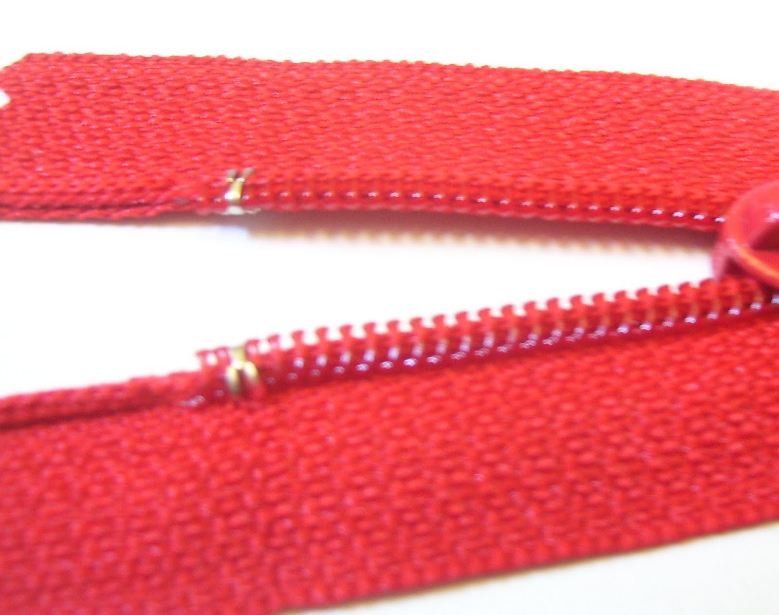 Zippers How to measure a zipper length. How to measure a zipper for size.