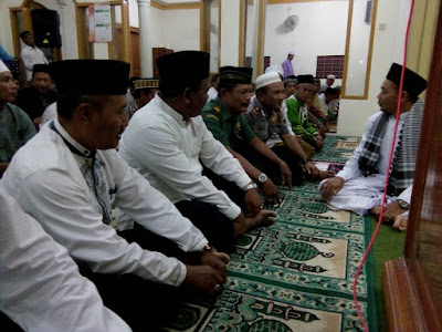 PEMBAGIAN SEMBAKO KEPADA KAUM DUAFA -+ 62 PAKET & PEMBAGIAN TAS SEKOLAH