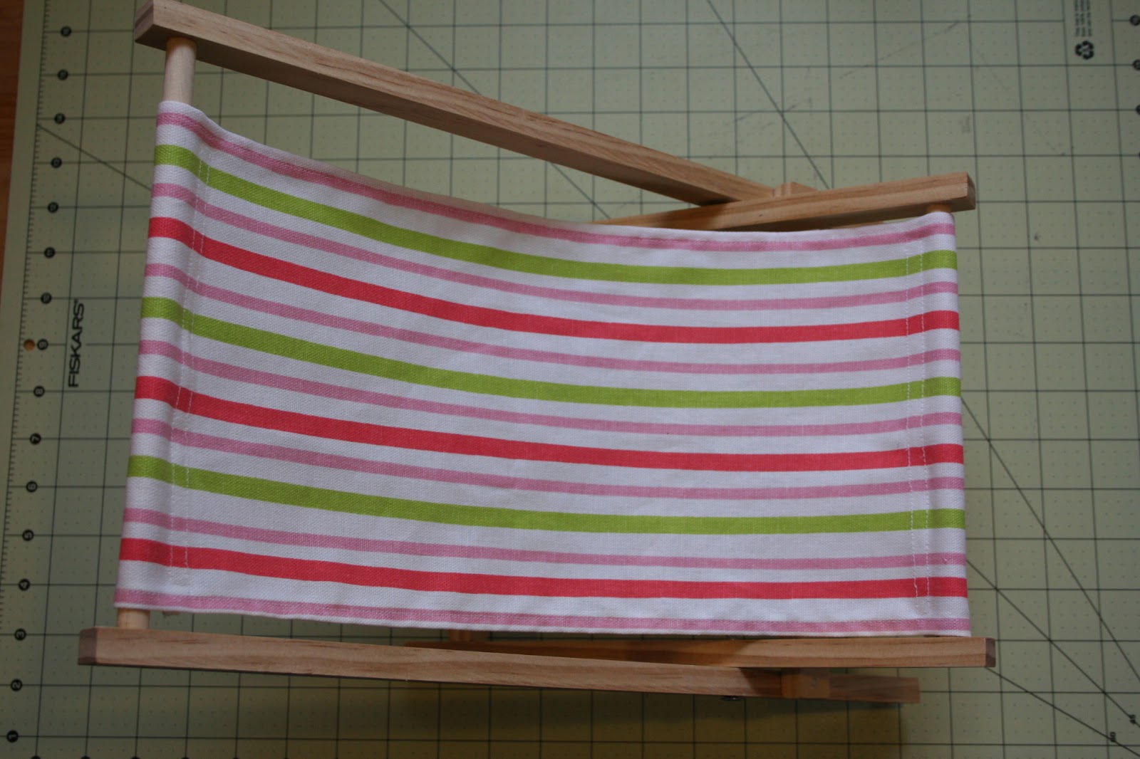 Arts and Crafts for your American Girl Doll Foldable beach chair for American Girl Doll