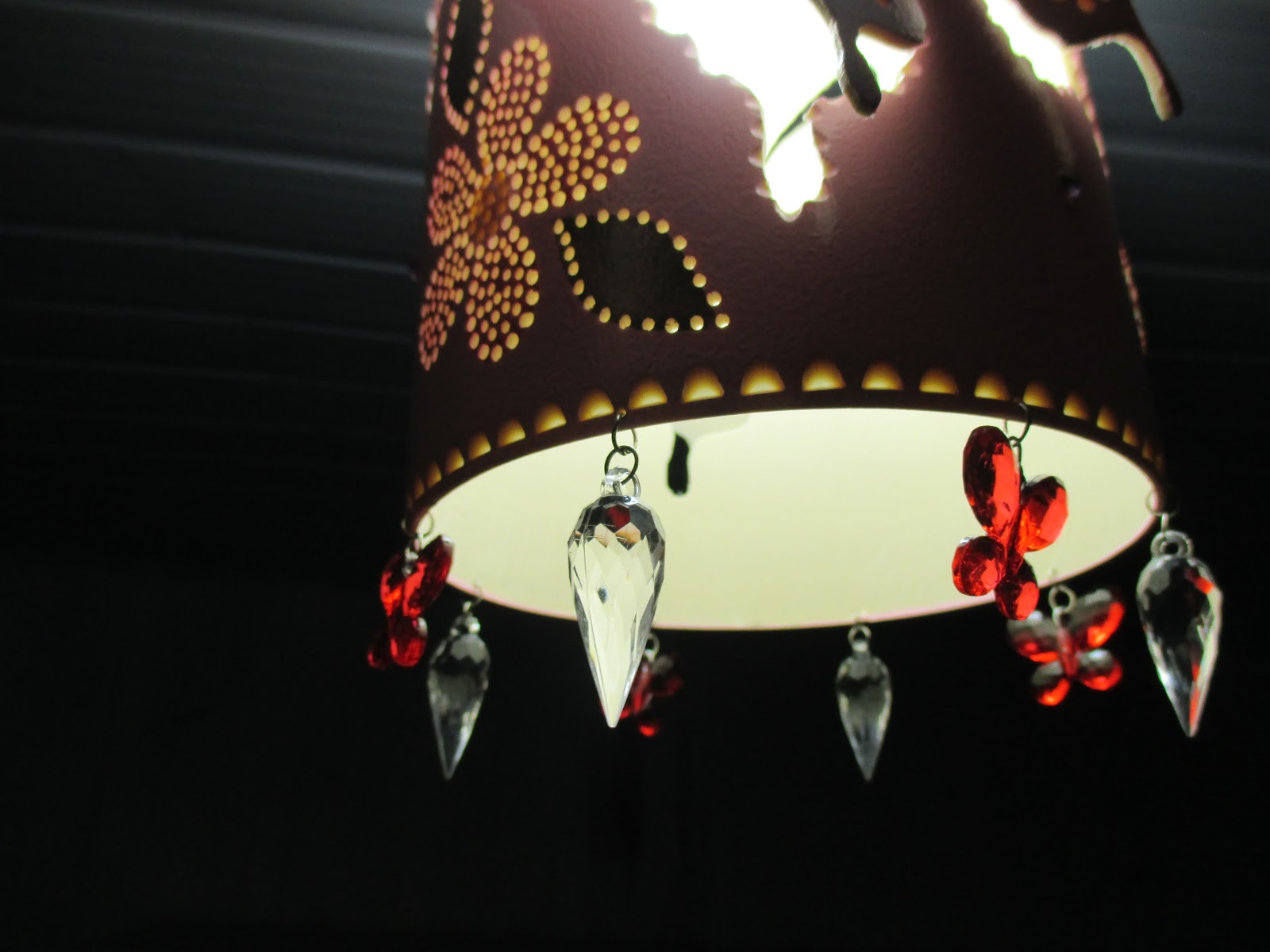 michele luminarias em pvc LUMINARIA DE TETO COM BORBOLETAS EM 3 D E FLORES