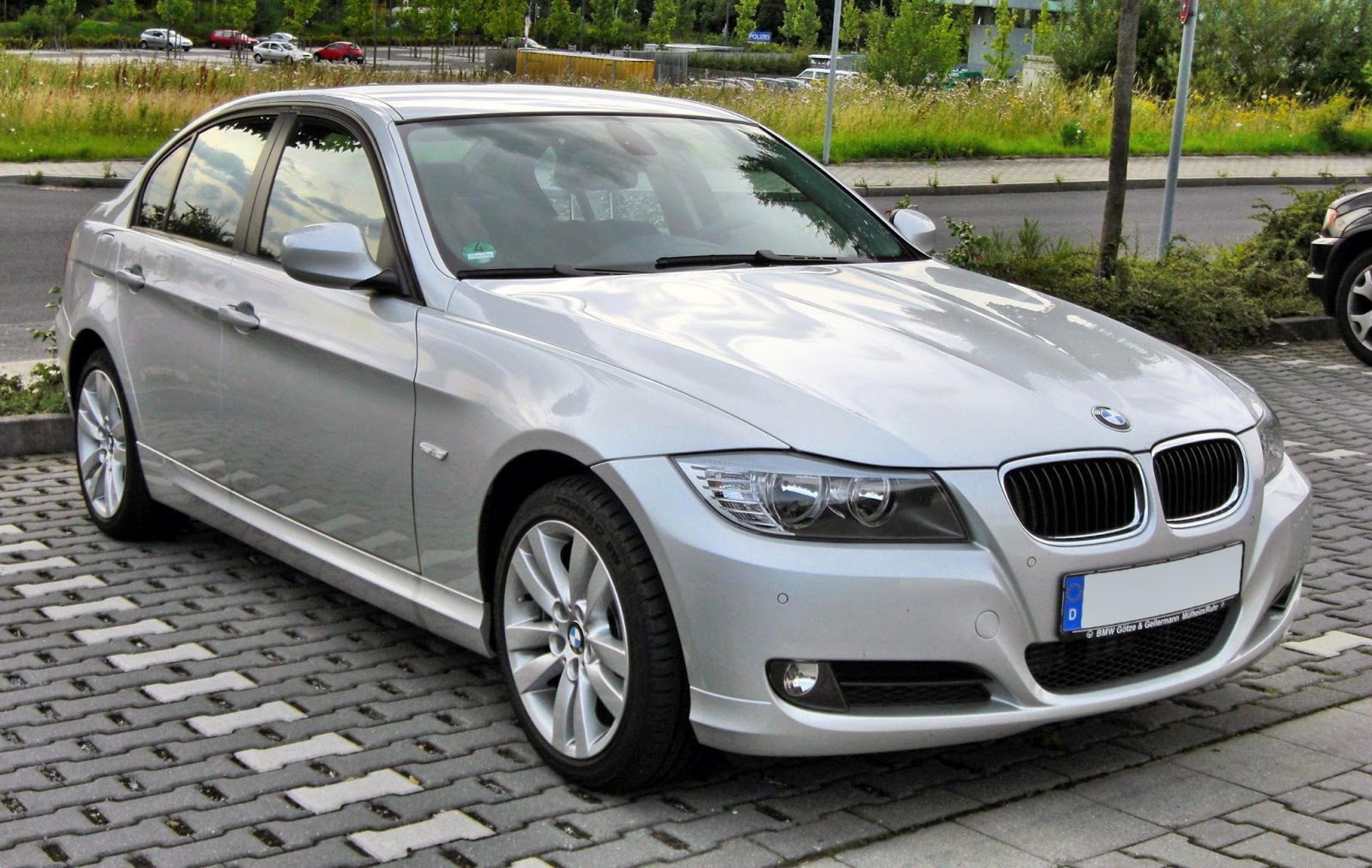 Bmw 320i e90 price #4