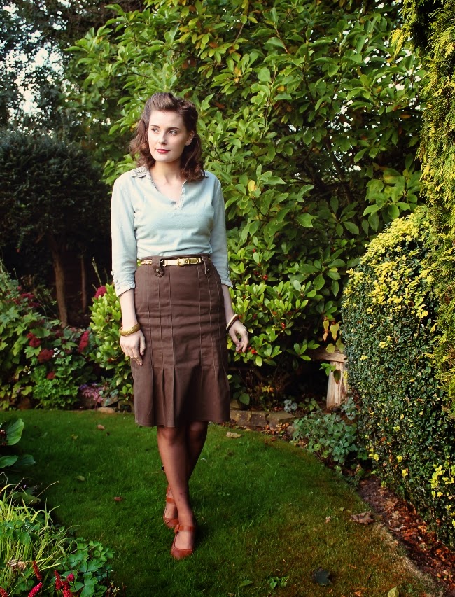 green 1940s outfit via lovebirds vintage