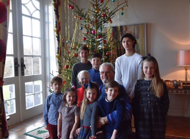 Jak Duńska Rodzina Królewska spędziła święta Bożego Narodzenia? + Niezapowiedziane wyjście księżnej.