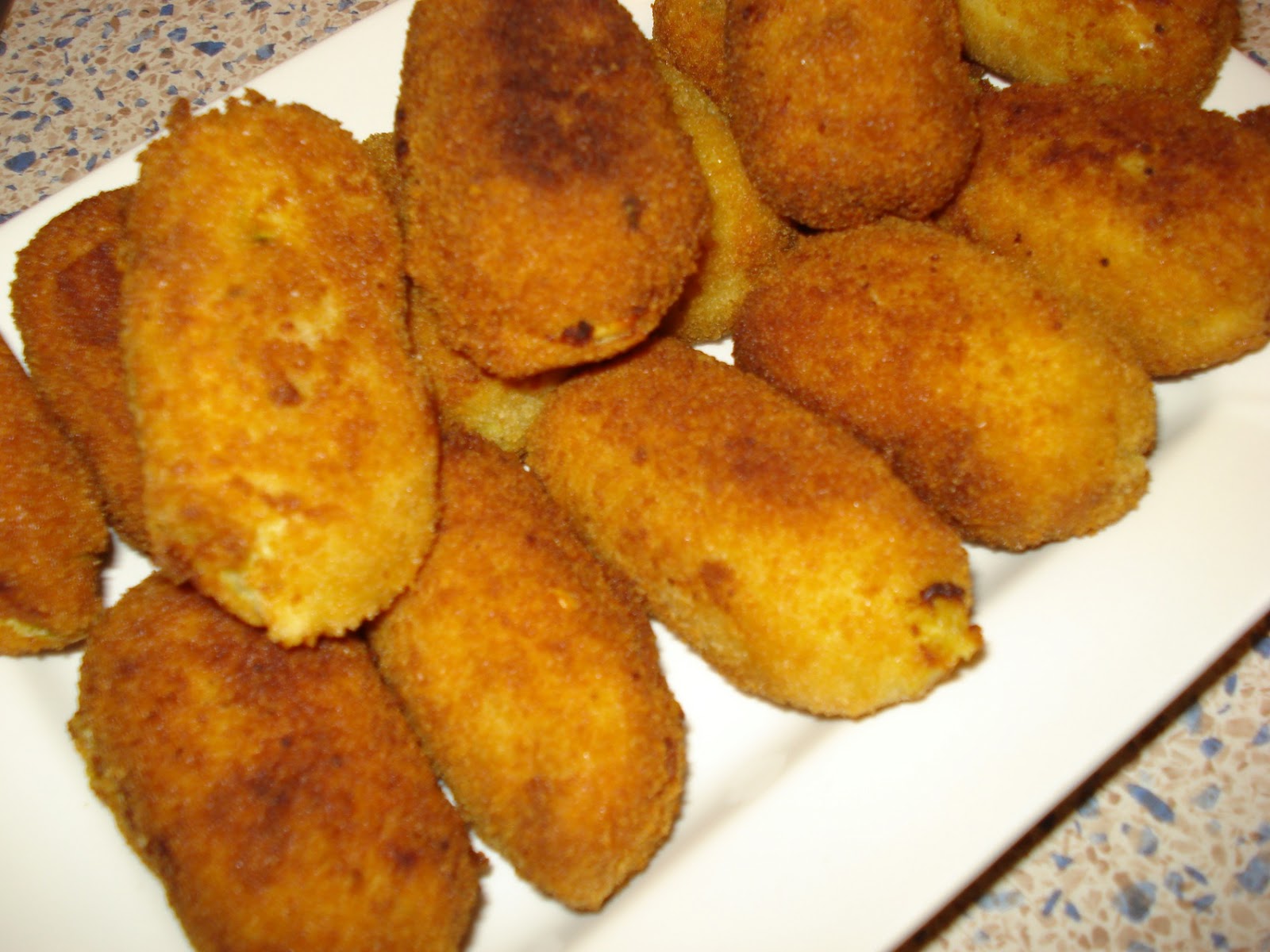 EL GUISO DE MARARIA CROQUETAS DE POLLO Y PATATAS