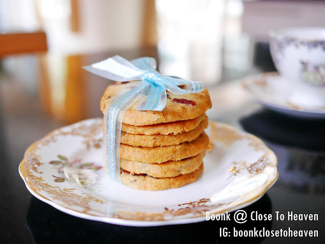 สูตรคุกกี้ Shortbread ใส่ Cranberry Pecan Shortbread Cookies