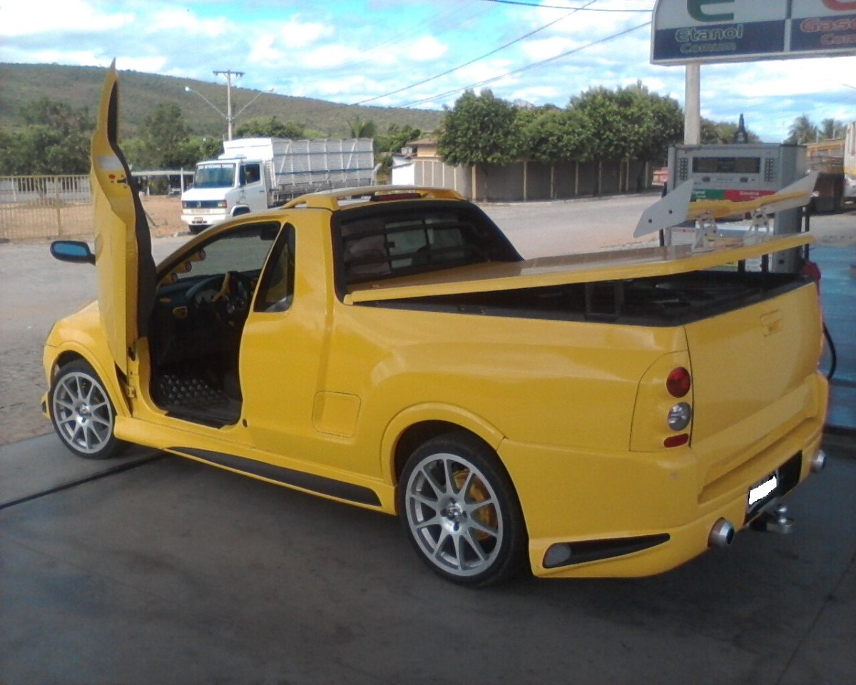 Tuning cars and News Chevrolet Montana Custom