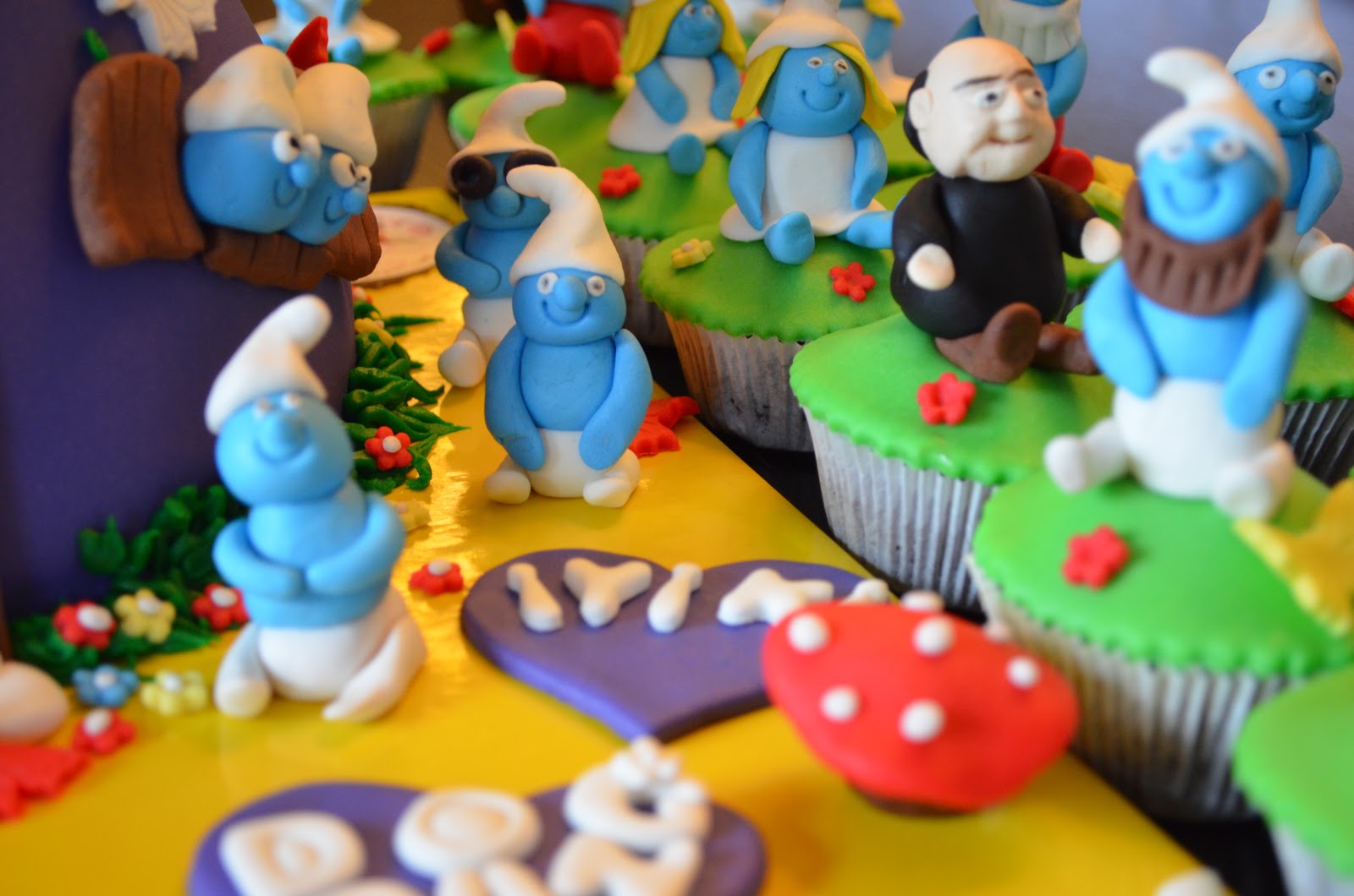 Le Bakery Butik Pasta Şirinler Pasta ve Cupcakeler..