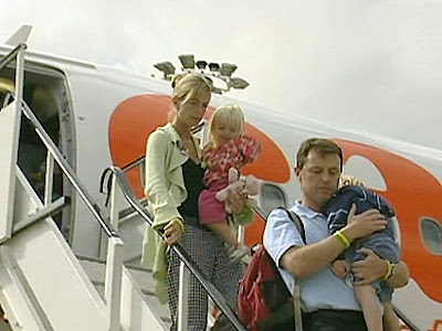 POLL added: Have the McCanns really avoided all mention of the Smithman sighting?  - Page 2 PLANE