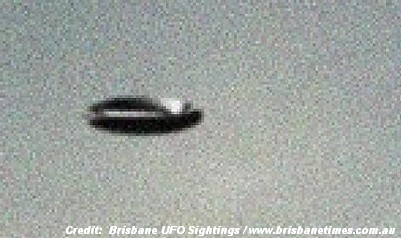 Saucer-Shaped UFO Photographed at Wooloowin 5-23-14