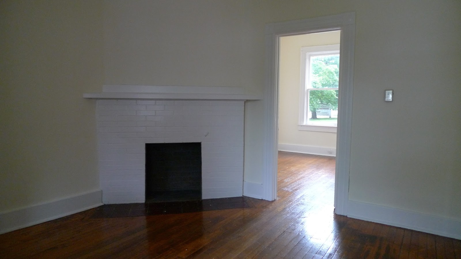 phil rose apartments One Bedroom With Private Porch