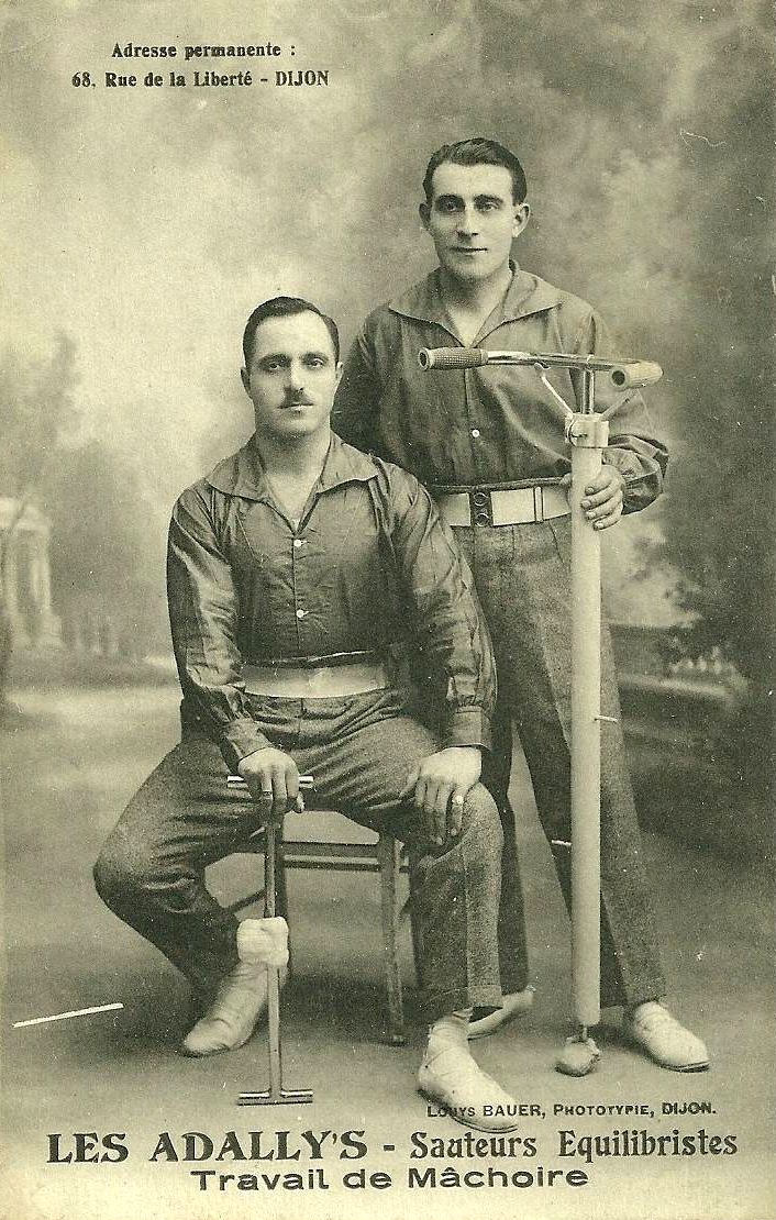 Dijon en 1900: Acrobates, ?�quilibristes, contortionistes