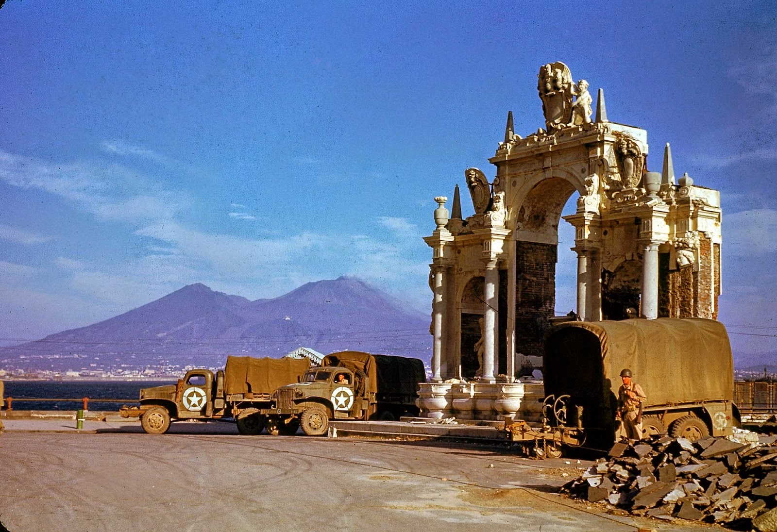 http://3.bp.blogspot.com/-Q-sxLSaqBwA/VLaaBjcC8wI/AAAAAAABOKA/OWvvx2u4LQI/s1600/Rare+Color+Photographs+from+World+War+II+(14).jpg
