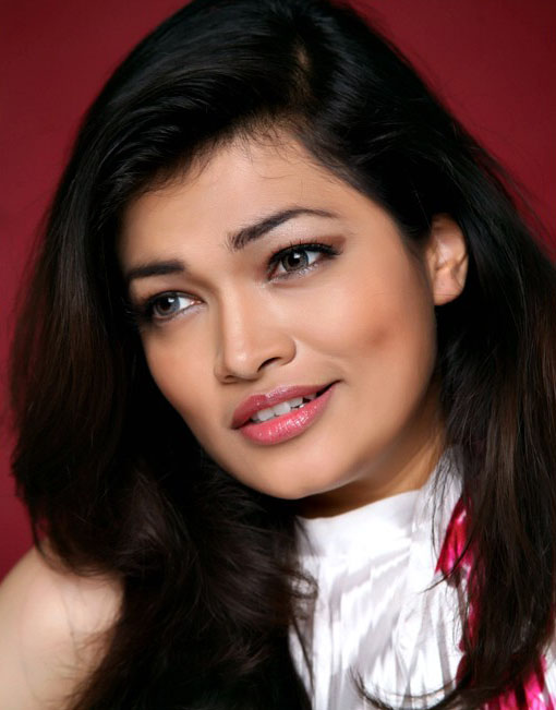 America Celebrity 1: Divya Ravindra Rawat Portfolio Pics