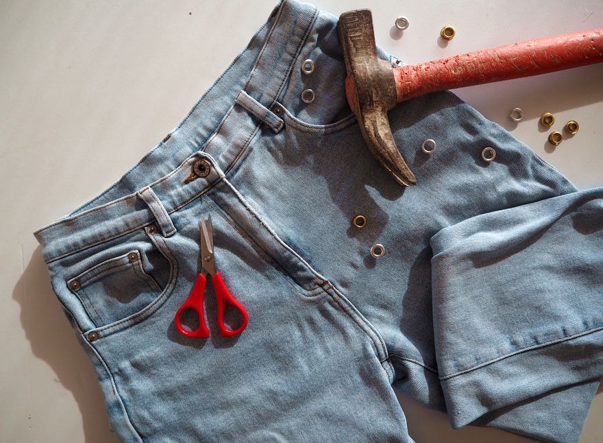 DIY Jeans with eyelets Mafral E