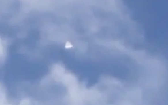 Triangle UFO Seen Over Amsterdam During Daytime Close Up Weather%252C%2Bovni%252C%2Bomni%252C%2Bplane%252C%2Barizona%252C%2BMUFON%252C%2B%25E7%259B%25AE%25E6%2592%2583%25E3%2580%2581%25E3%2582%25A8%25E3%2582%25A4%25E3%2583%25AA%25E3%2582%25A2%25E3%2583%25B3%252C%2B%2BUFO%252C%2BUFOs%252C%2Bsighting%252C%2Bsightings%252C%2Balien%252C%2Baliens%252C%2BET%252C%2Banomaly%252C%2Banomalies%252C%2Bancient%252C%2Barchaeology%252C%2Bastrobiology%252C%2Bpaleontology%252C%2Bwaarneming%252C%2Bvreemdelinge%252C%2Bstrange%252C%2BAmsterdam%252C%2Btriangle%252C%2BTR3B%252C%2B4