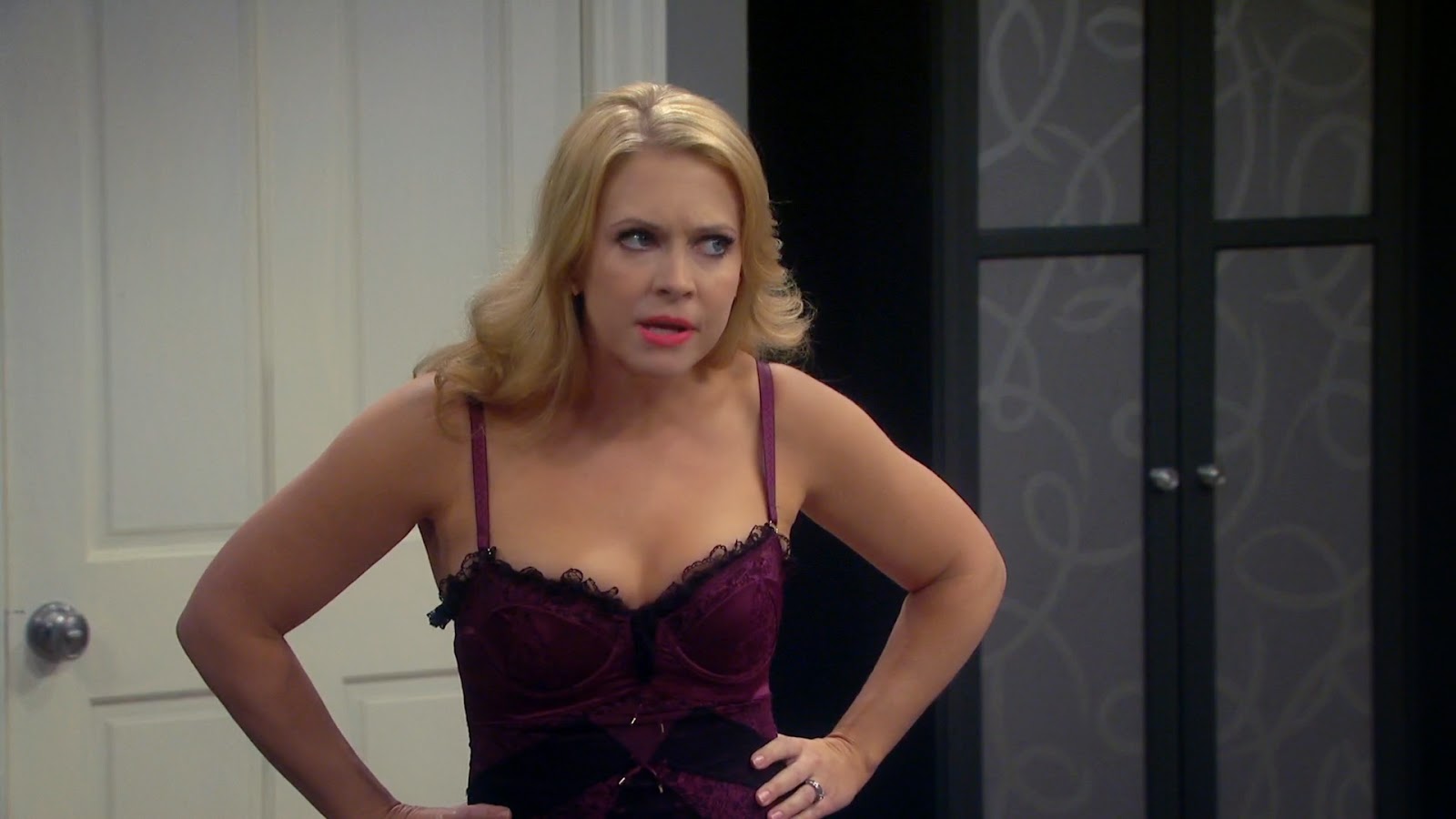 Melissa Joan Hart - Melissa & Joey S04E04: The Day After.