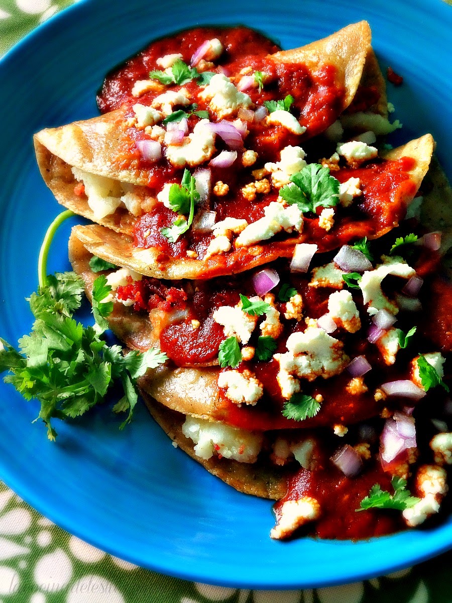 Potato Chorizo Enchiladas (de papa con chorizo) - lacocinadeleslie.com 