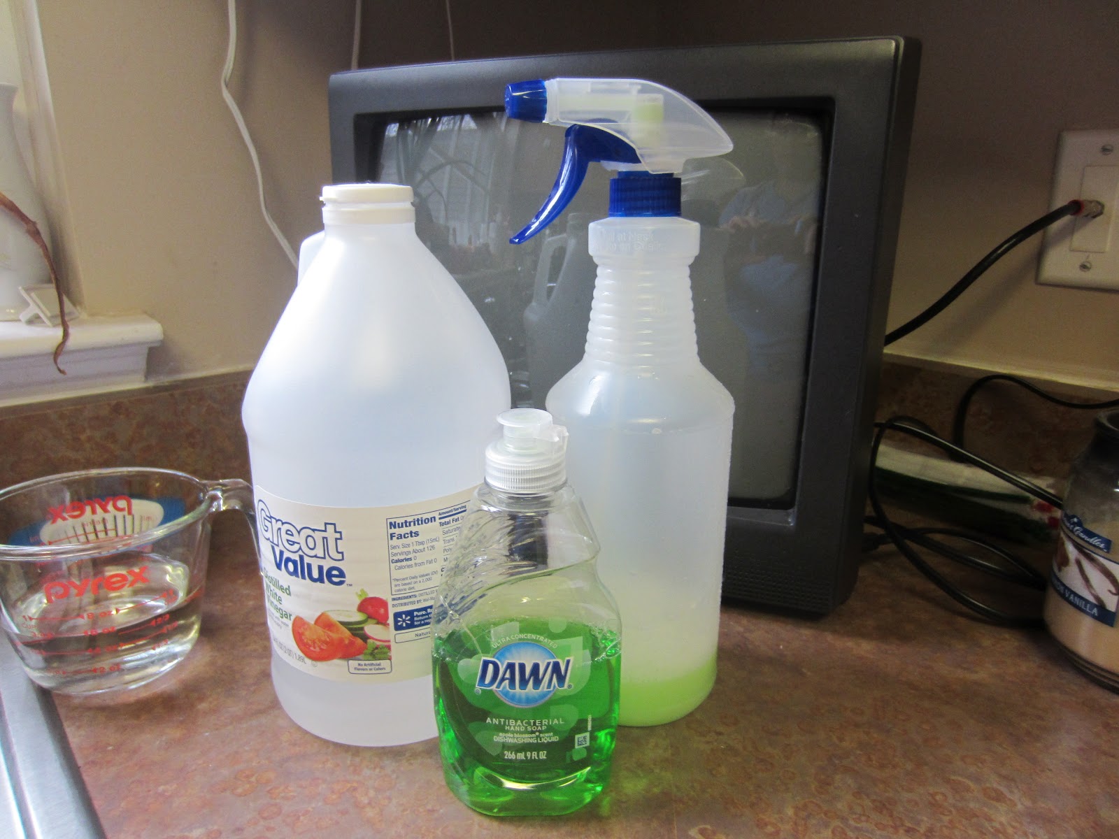 Learning to be thrifty Homemade Bathtub cleaner