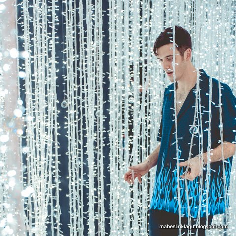Lauv - Paris in the Rain Lauv - Paris in the Rain