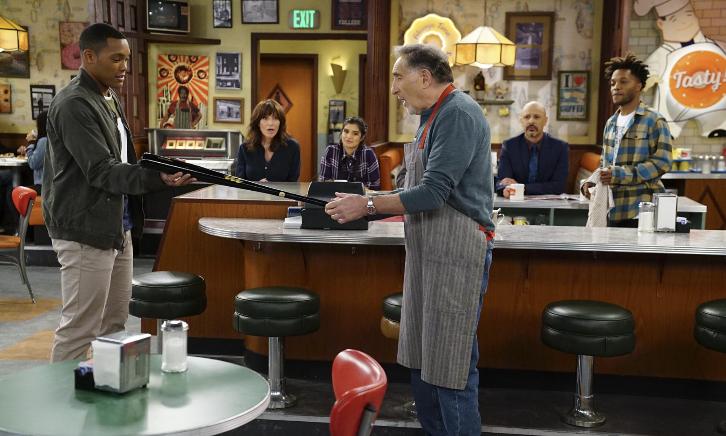 Superior Donuts - Episode 2.17 - Balls and Streaks - Press Release