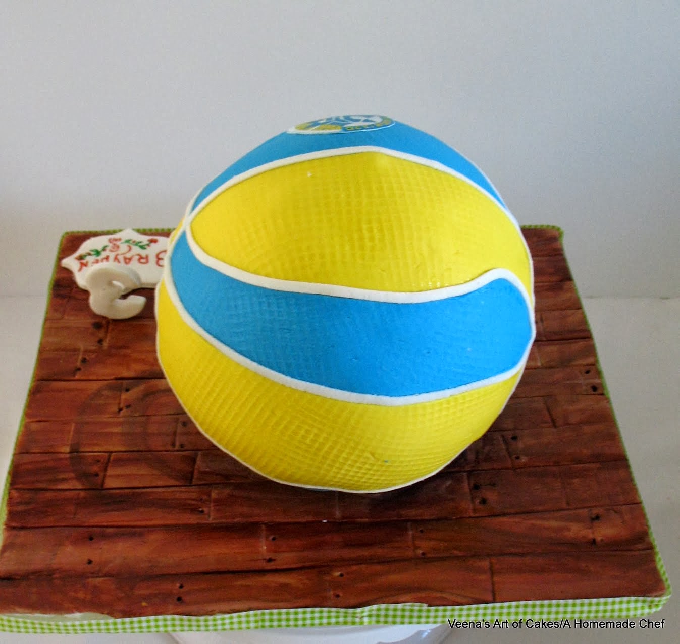 a cake in the shape of a basketball.