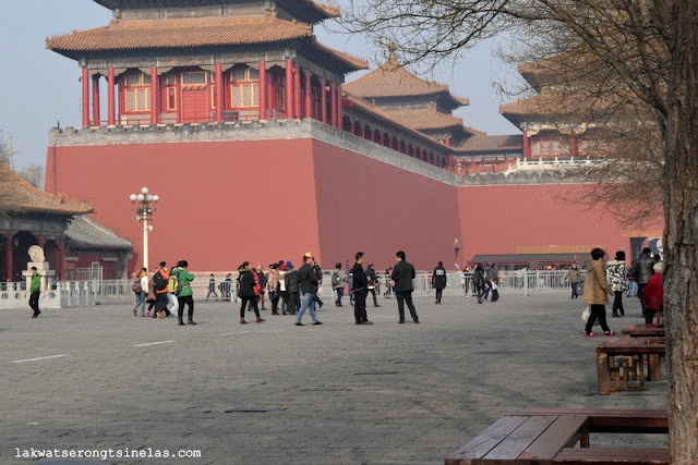THE MORNING WALK WITHIN THE BEIJING PALACE MUSEUM