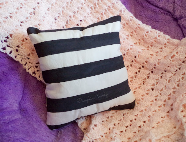 DIY Striped Pillow