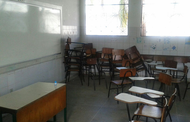 Educadores reclamam de falta de infraestrutura nas escolas de Lauro de Freitas (Foto: Divulgação)