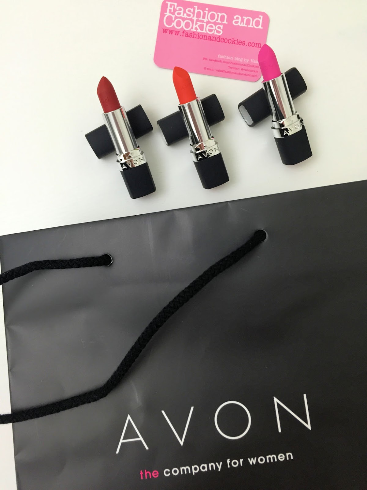 Avon Perfectly Matte Lipstick review and swatches on Fashion and Cookies beauty blog, beauty blogger