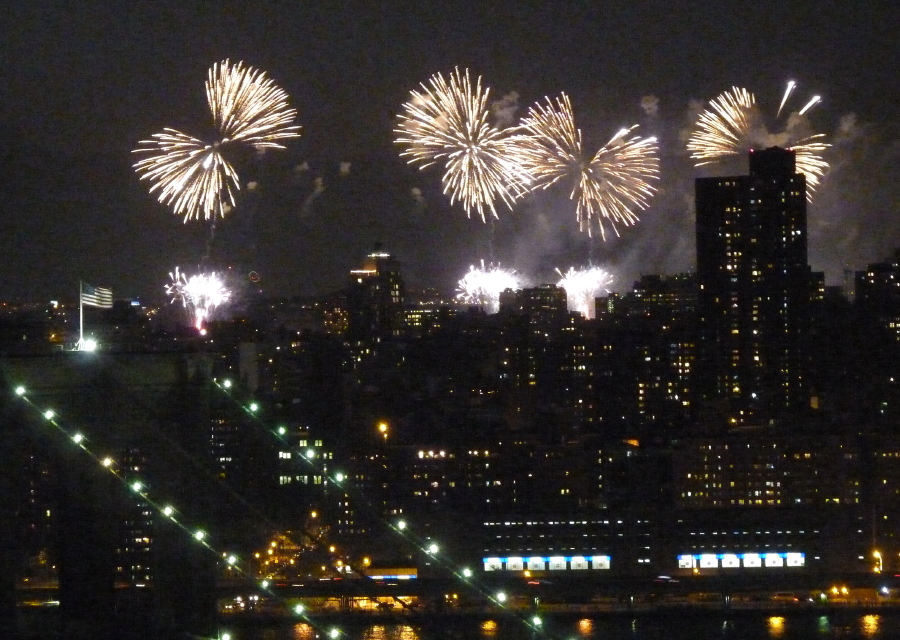 mcbrooklyn 2013 NYC Fireworks, From an Apartment in Brooklyn Heights