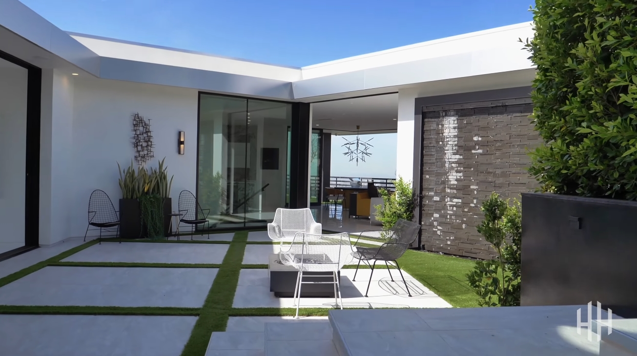 59 Photos vs. 1622 Viewmont Dr, Los Angeles vs. Luxury Mansion Interior Design Tour